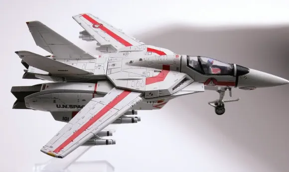 1/144 MCR07 VF-1J Fighter