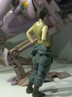1/20 Strahl De Mokratische Republik Kangaroo Girl